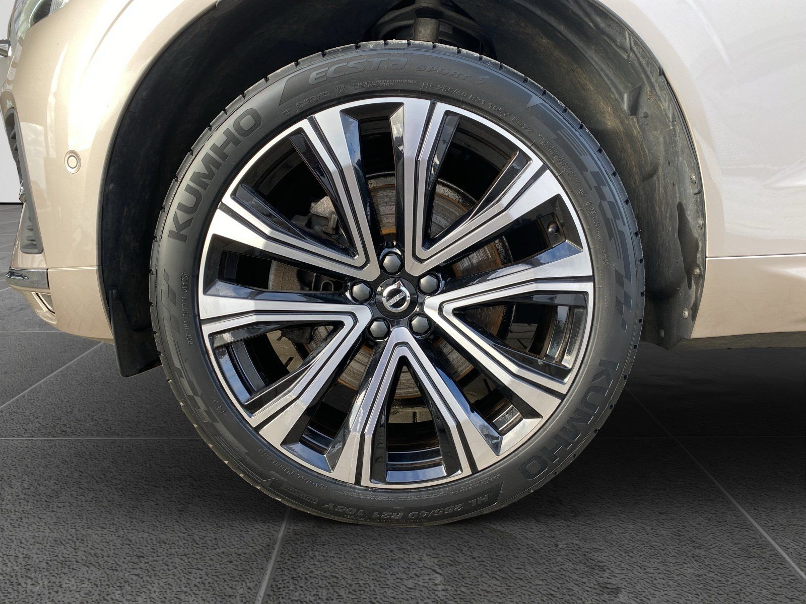 Volvo XC60 B5 Ultimate Bright AWD*AHK*Pano*4xSHZ*Luft*