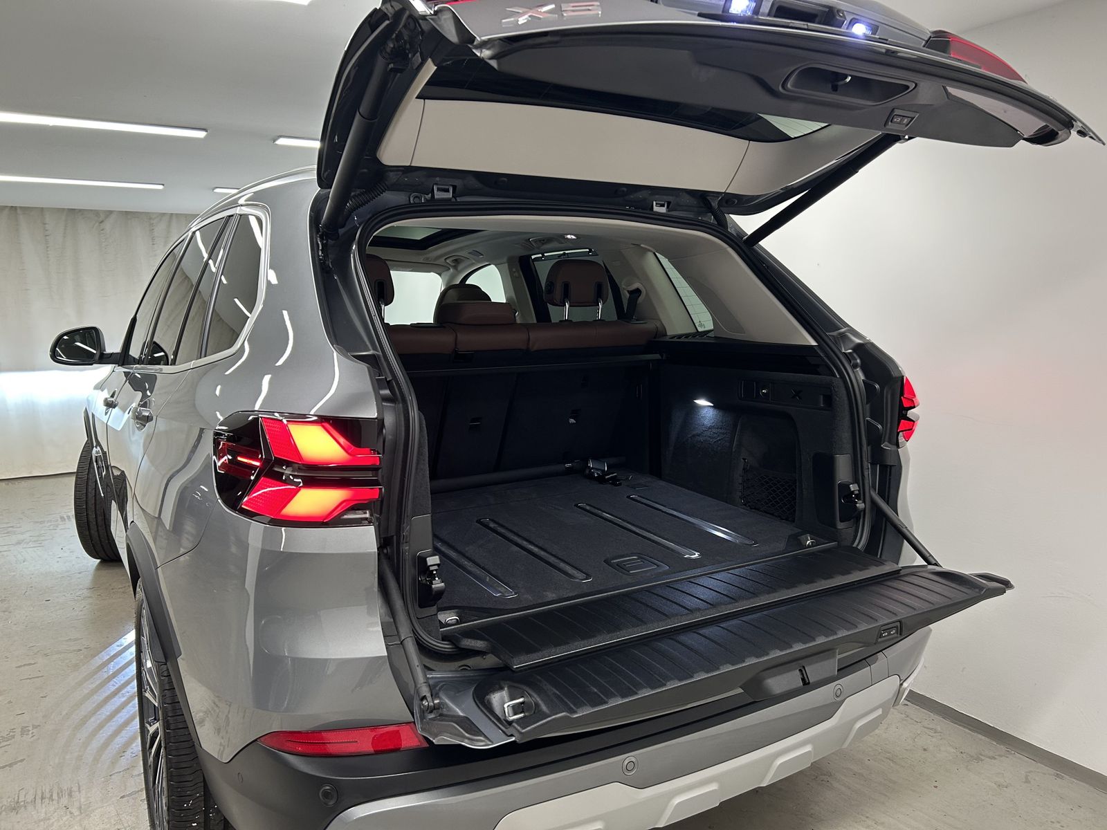 BMW X5 xDrive40i M Sportpaket AHK B&W Pano. DAB Driv