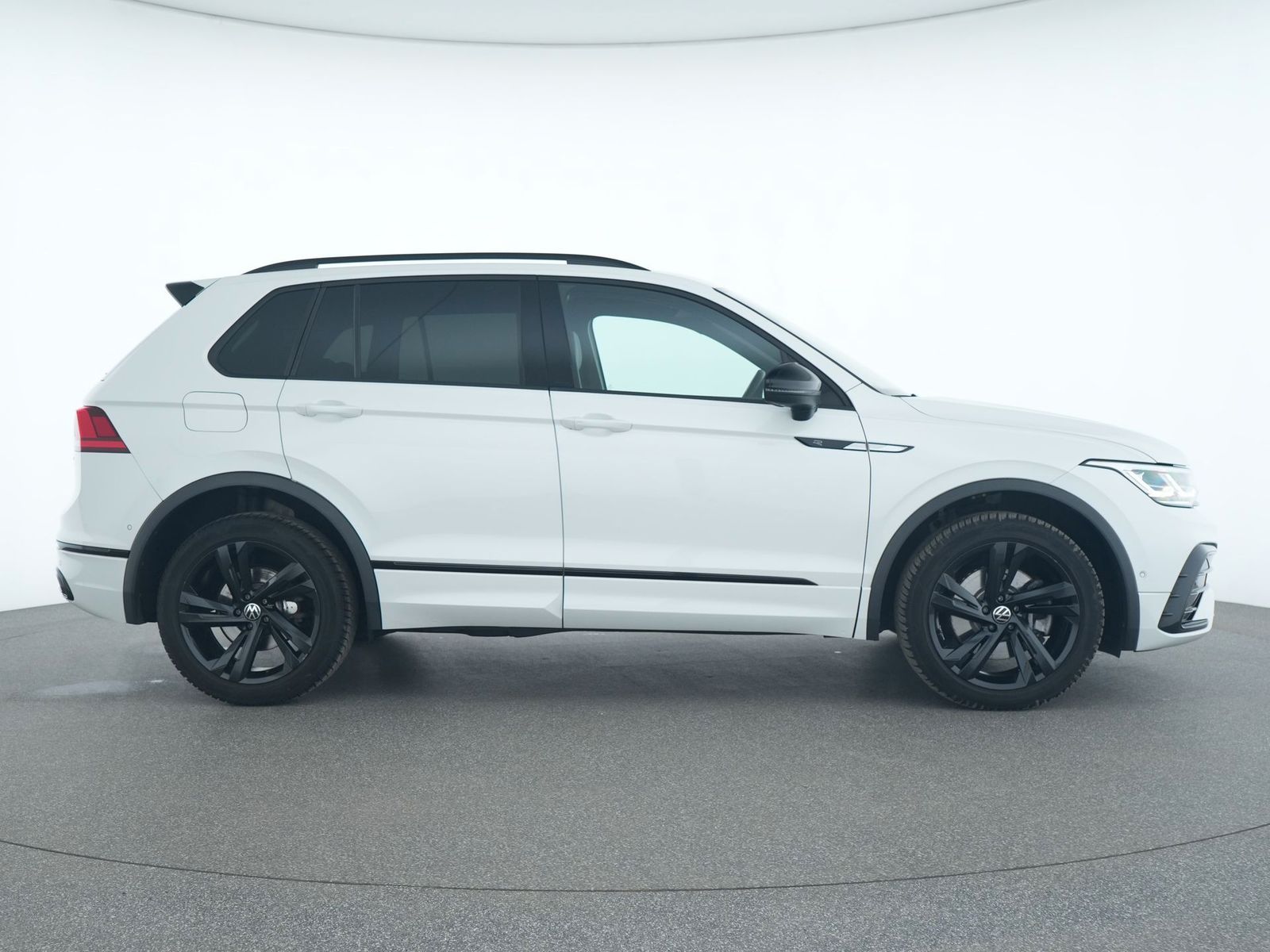 Volkswagen Tiguan R-Line 4Motion Kamera|Navi|AHK|CarPlay|AC
