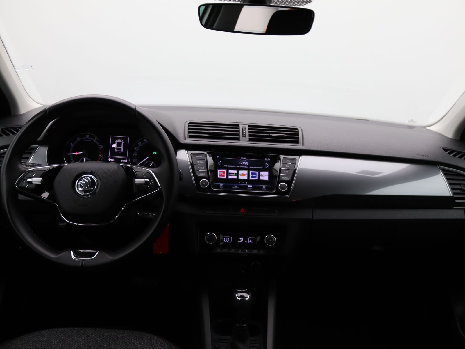 Skoda Fabia Combi 1.0 TSI DSG - Samsaru's Car Outlet
