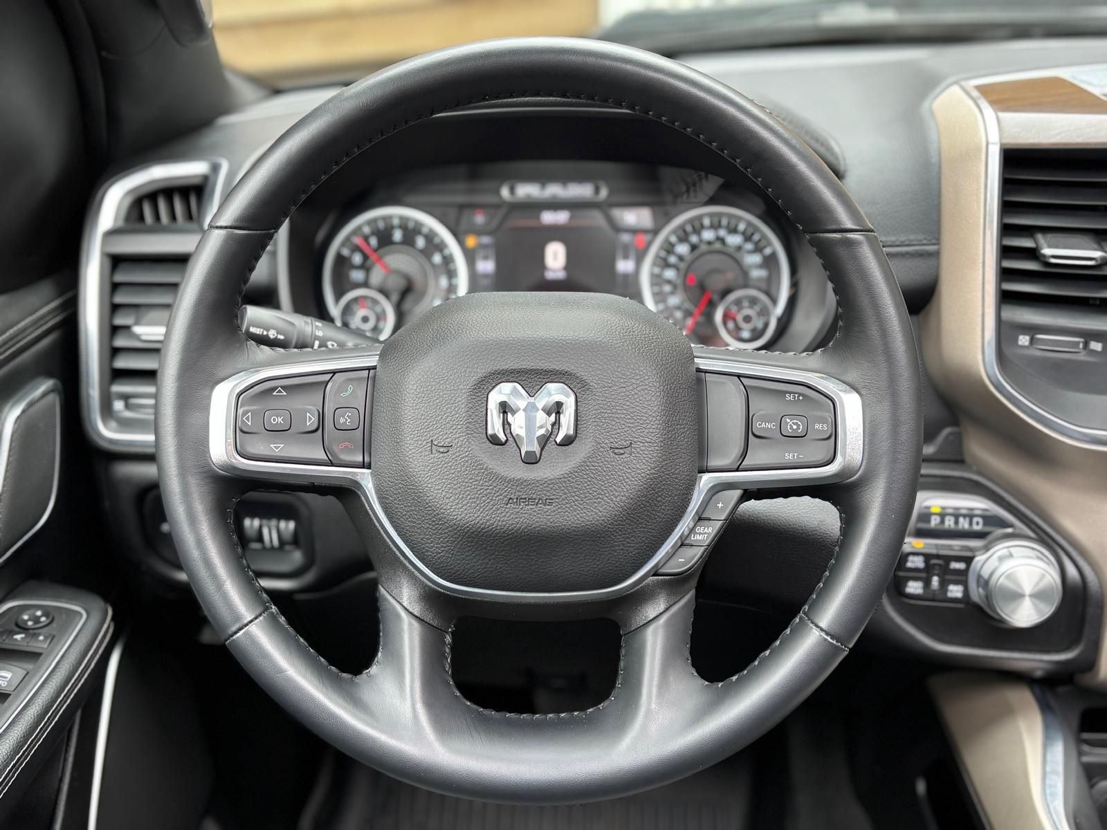 Dodge RAM 1500 Laramie 5.7L PANO 4x4 AHK LPG