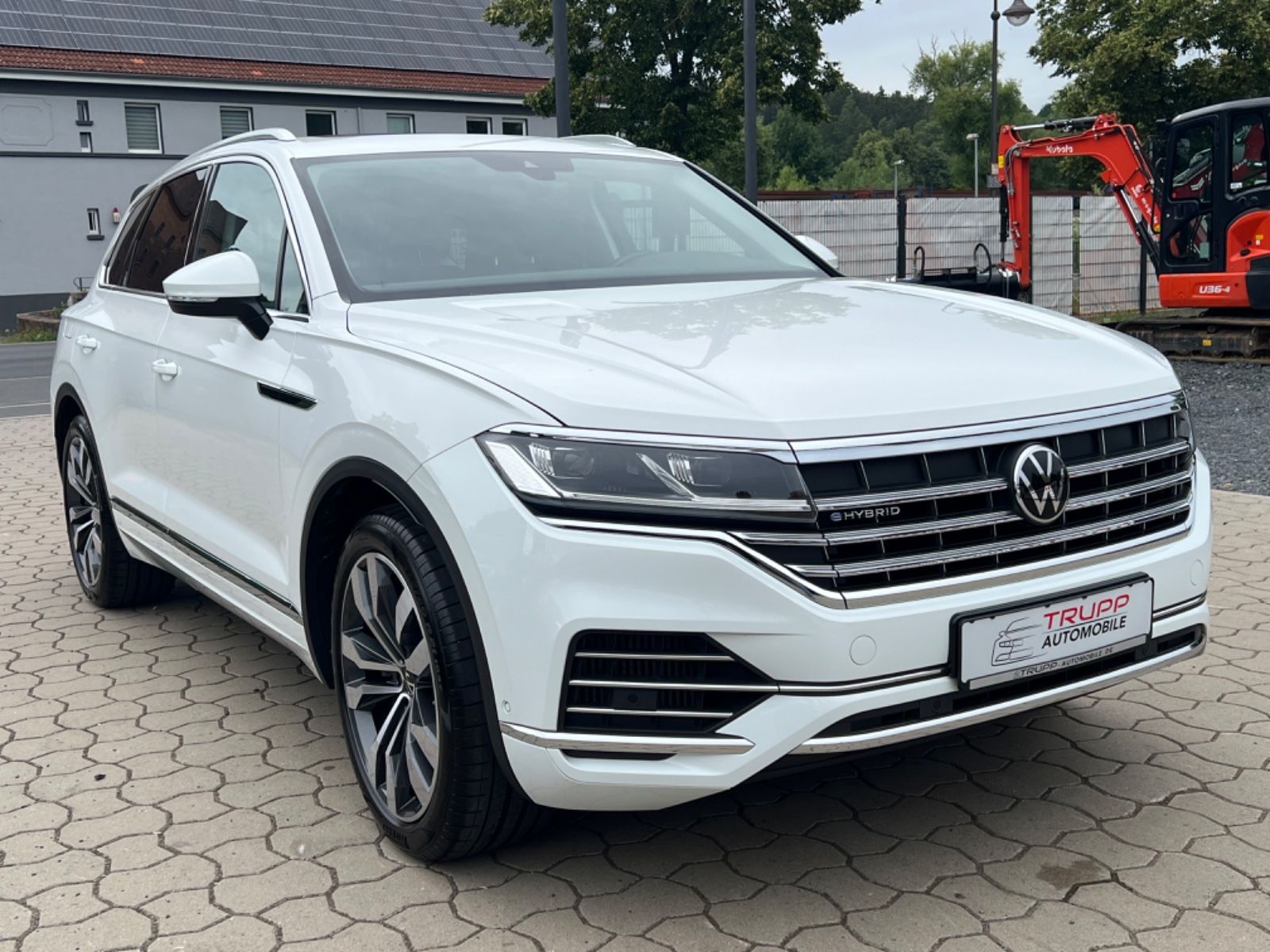 Volkswagen Touareg 4M eHybrid - Samsaru's Car Outlet