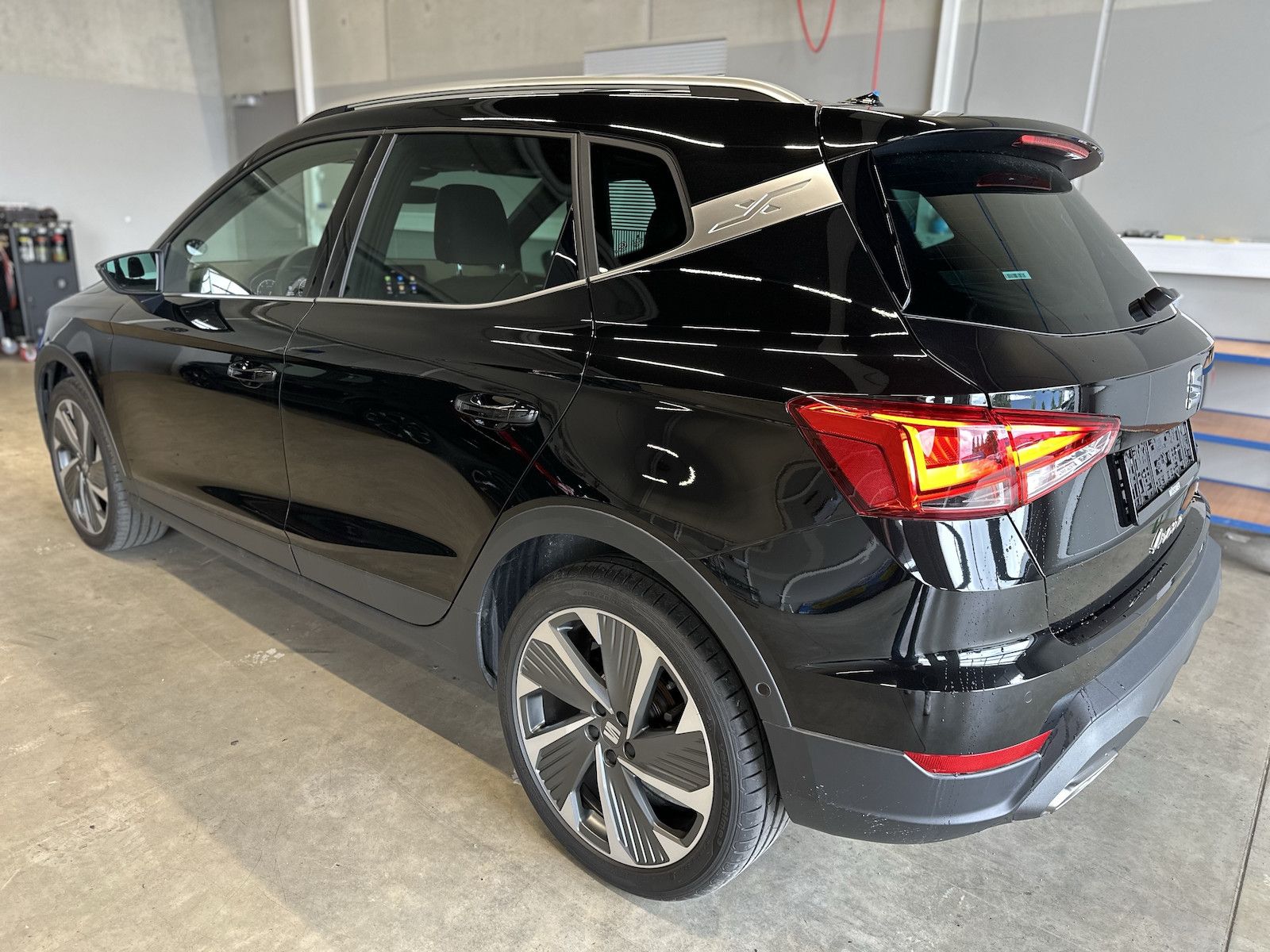 Seat Arona 1,0TSI DSG FR 18´´AHK Alcant. Full LED NAV