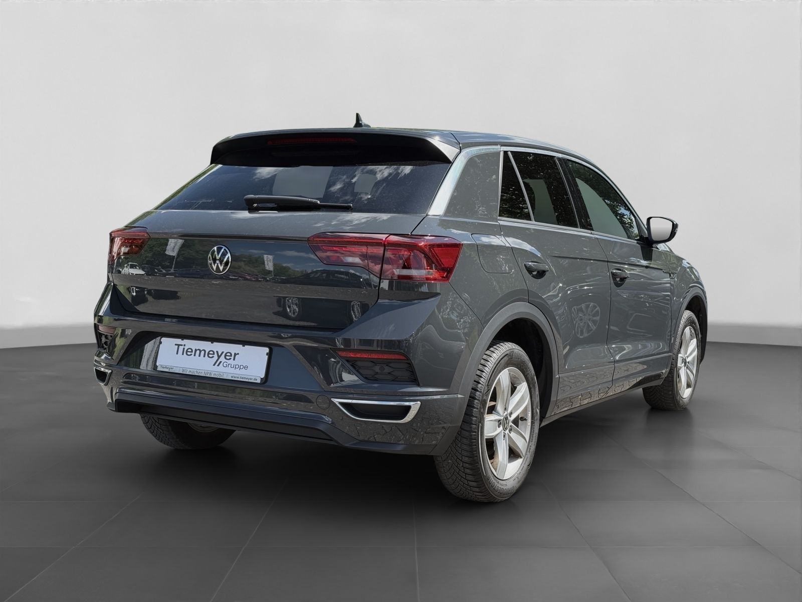 Volkswagen T-Roc TSI DSG 4M R-LINE - Samsaru's Car Outlet