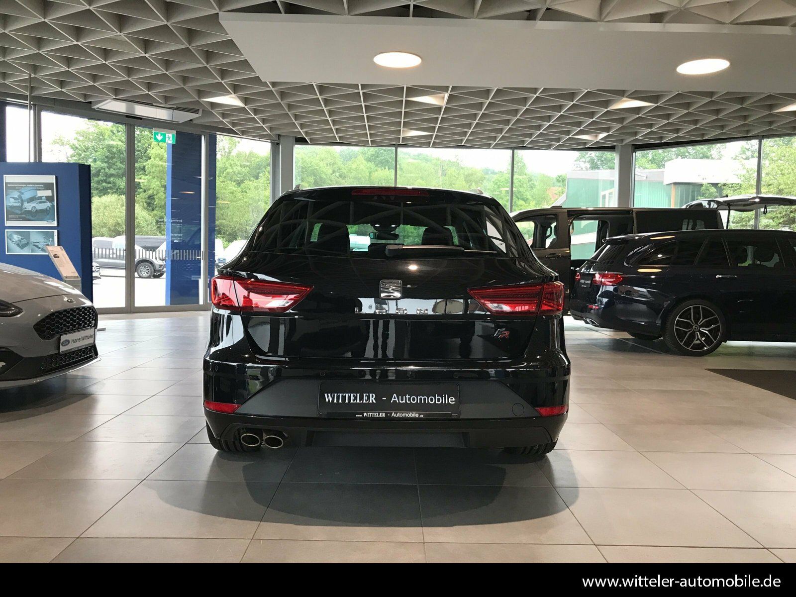 Seat Leon ST 1.5 TSI FR Black - Samsaru's Car Outlet
