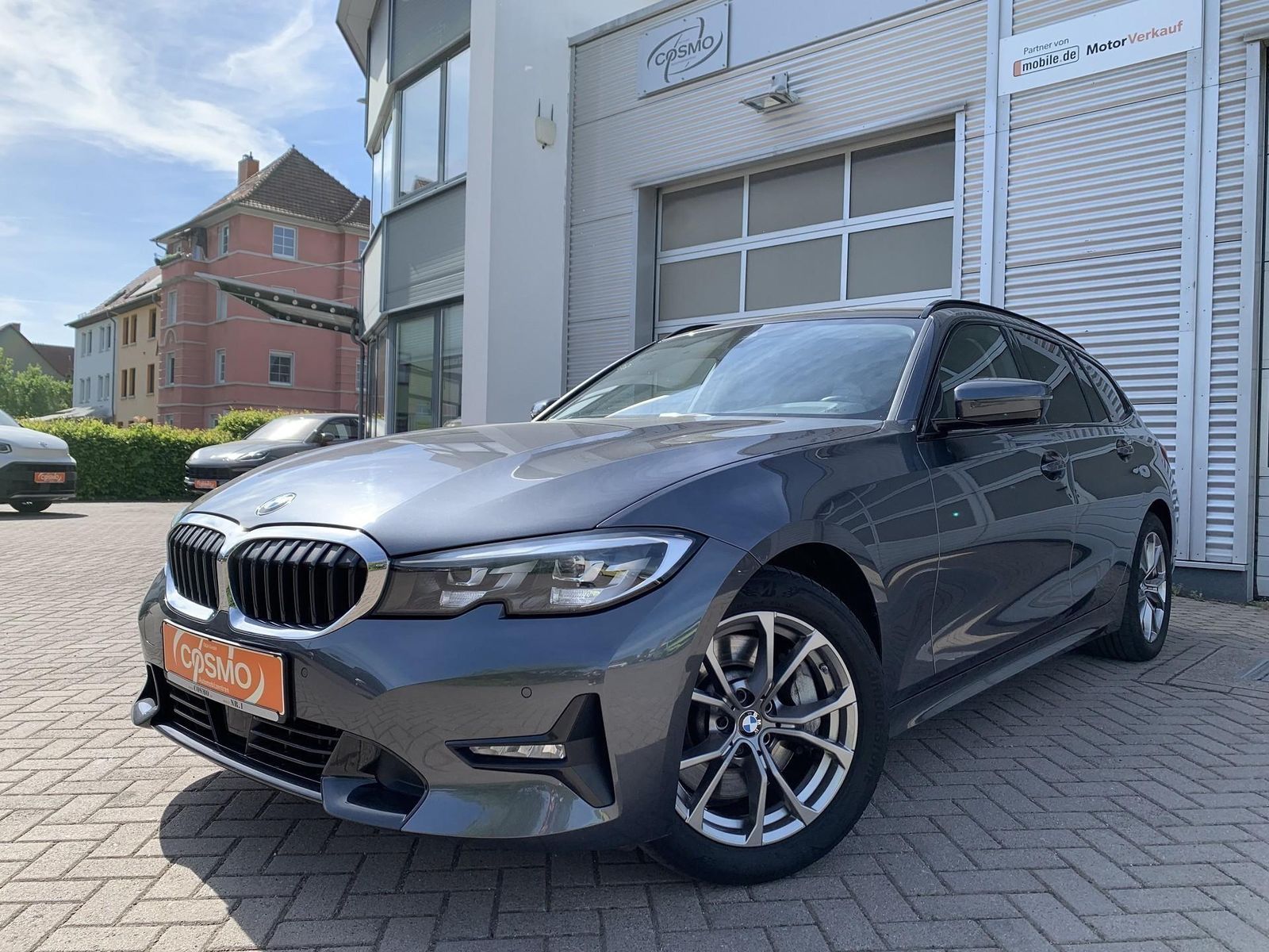 BMW 330i Touring Sport Line - Samsaru's Car Outlet