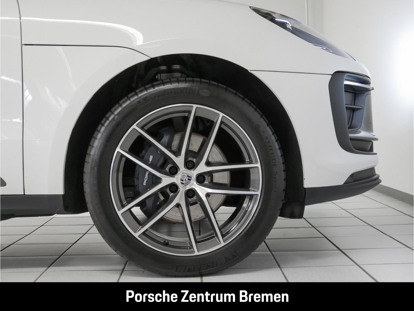 Porsche Macan T - Samsaru's Car Outlet