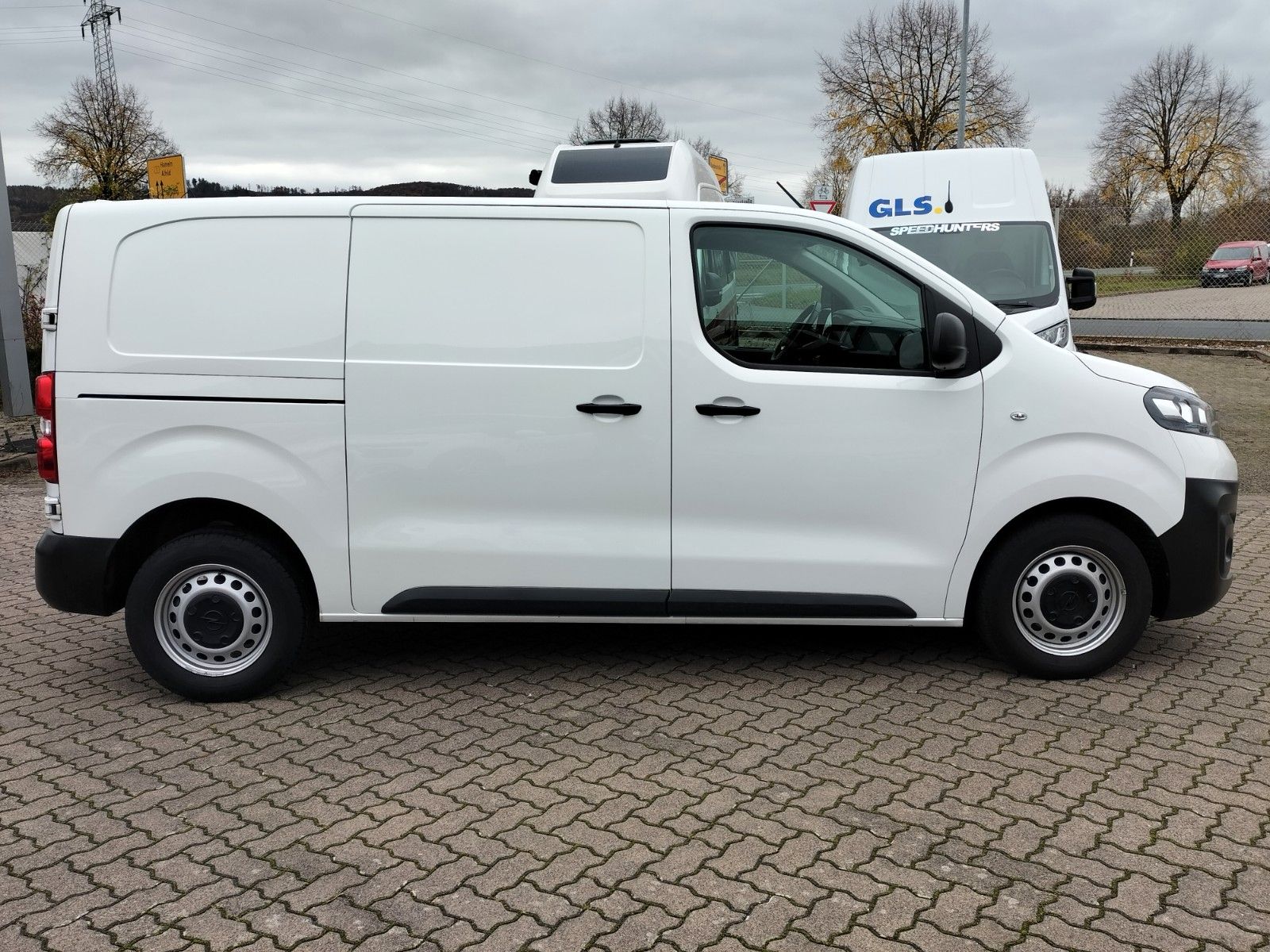 Opel Vivaro Kasten Edition M - Samsaru's Car Outlet