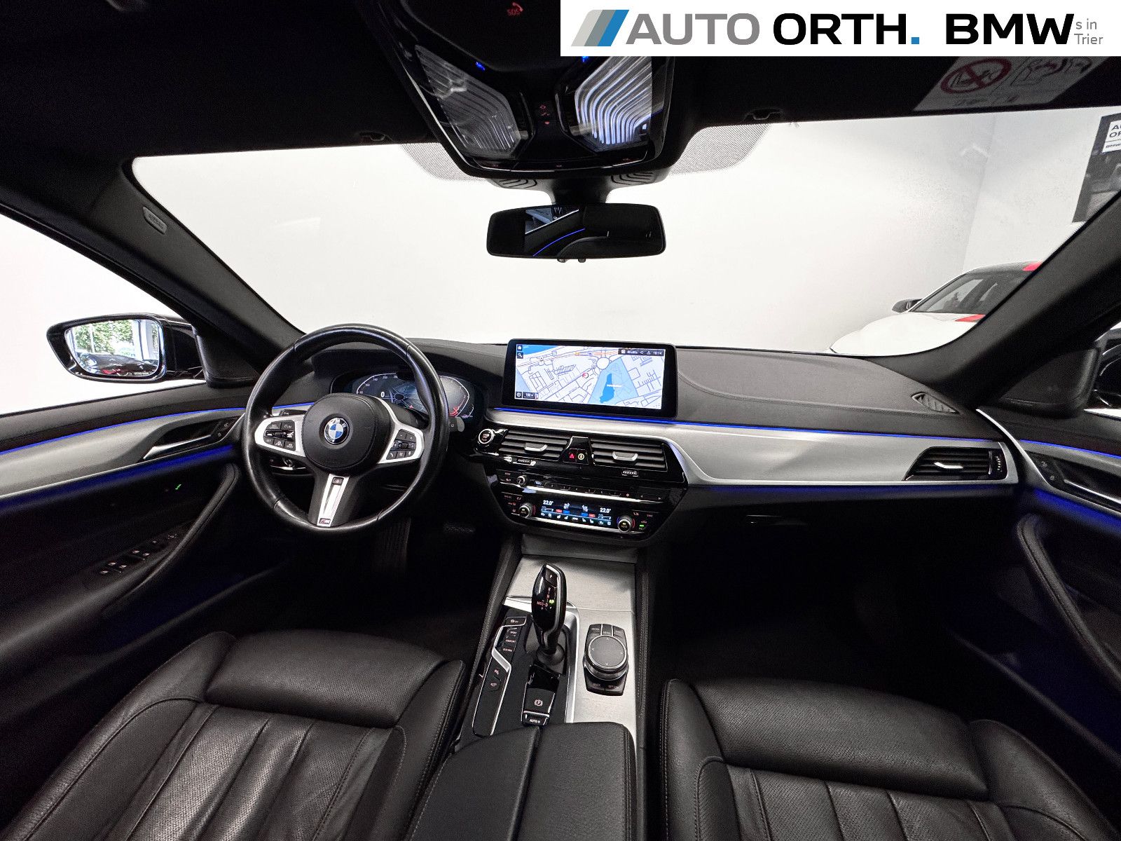 BMW 530d xDrive Touring PANO ST-HZG MASSAGE SITZLÜFT