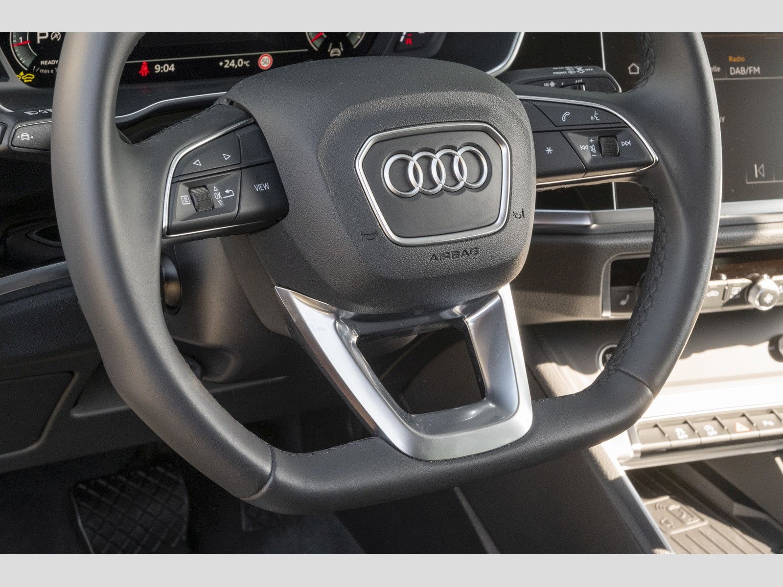 Audi Q3 advanced 40 TFSI quattro S tronic - Samsaru's Car Outlet