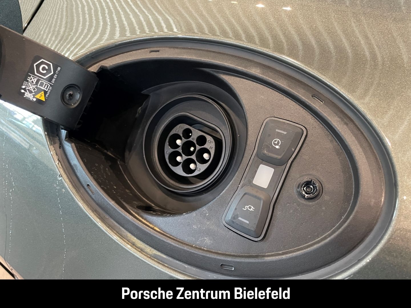 Porsche Panamera 4S E-Hybrid Surround-View Luftfederung
