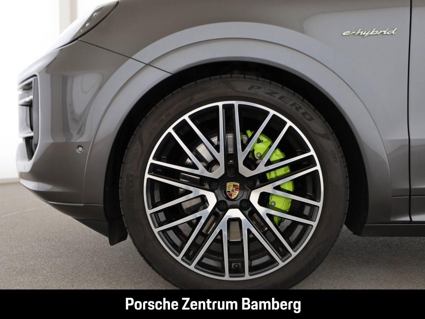 Porsche Cayenne E-Hybrid/ PDCC/ InnoDrive/ HUD/ Massage