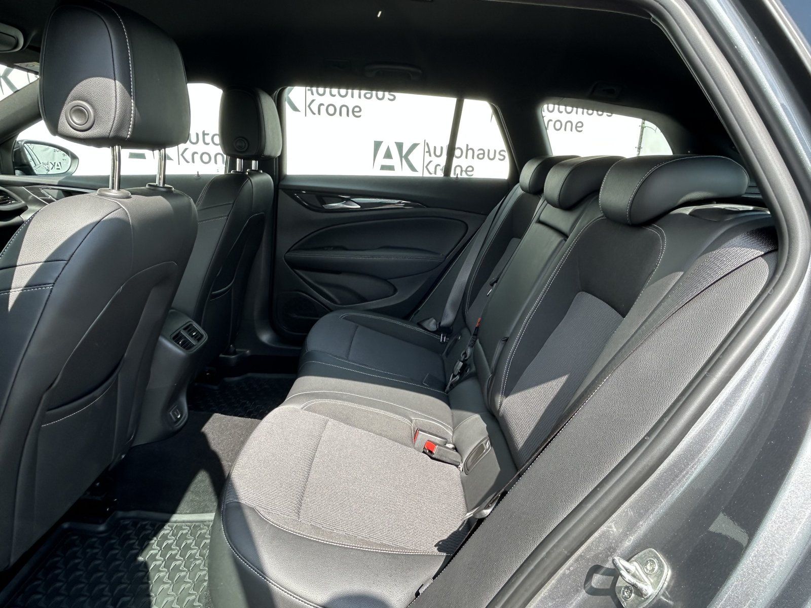 Opel Insignia 2.0 CDTI Business - Samsaru's Car Outlet