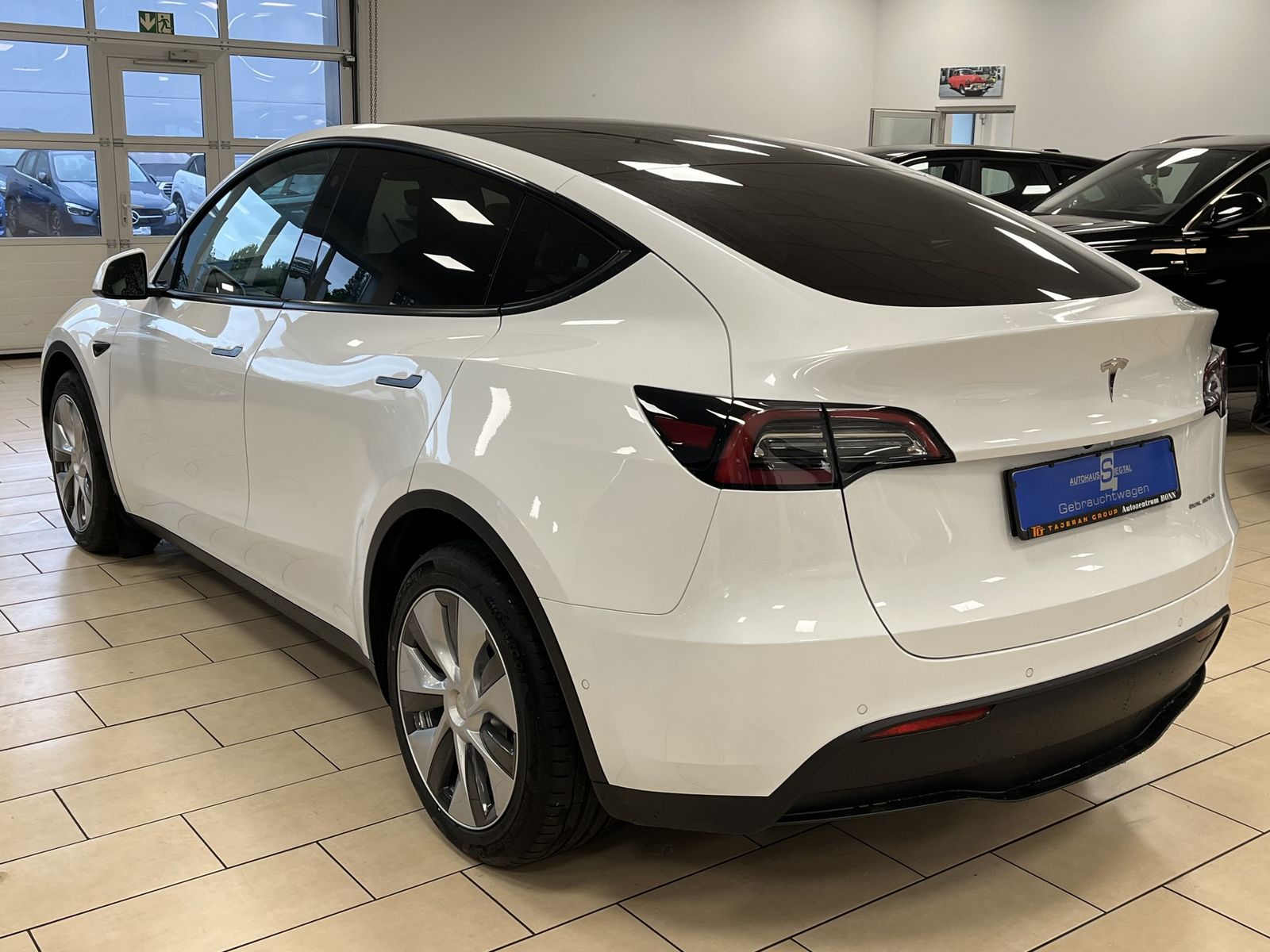 Tesla Model Y Maximale Reichweite Dual AWD ACC Pano