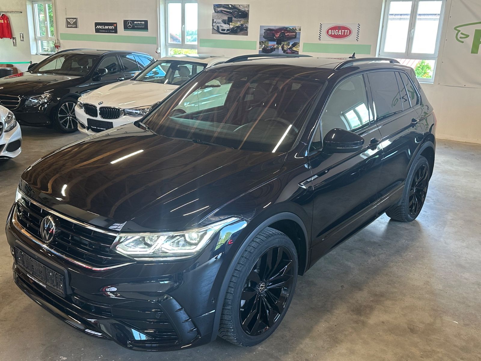 Volkswagen Tiguan R-Line 4Motion - Samsaru's Car Outlet