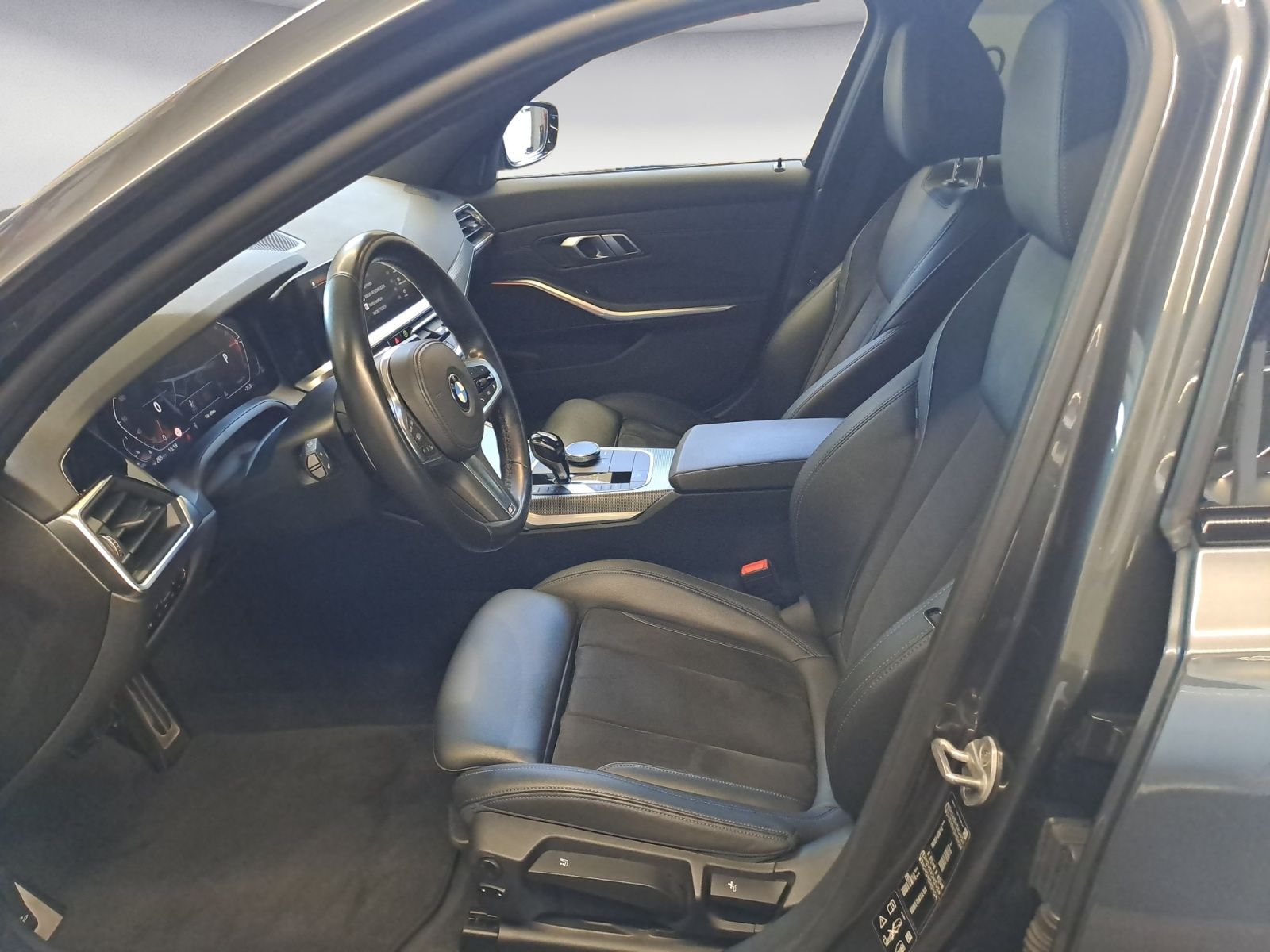 BMW 320d xDrive M Sport - Samsaru's Car Outlet