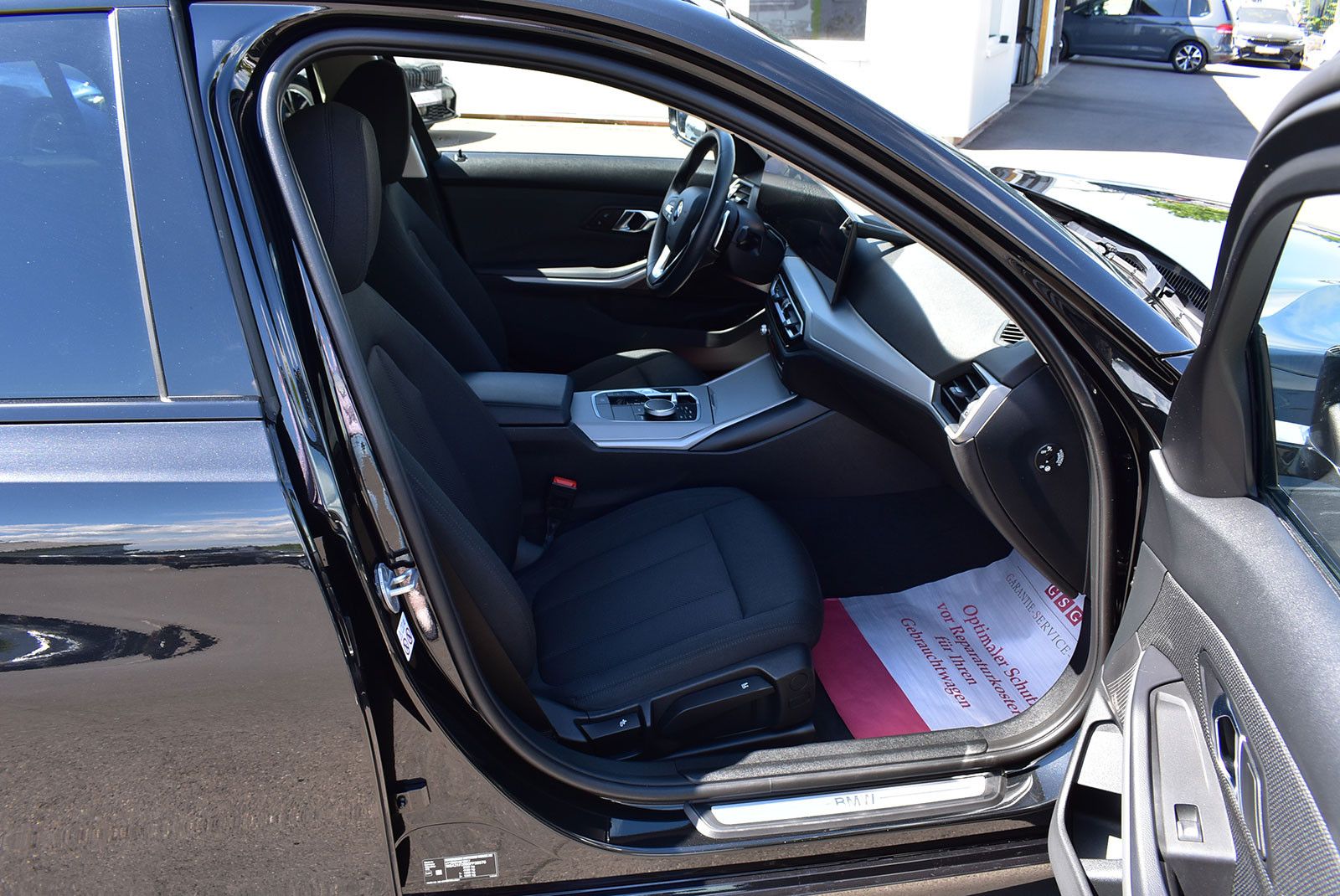 BMW 320 d xDrive - Samsaru's Car Outlet