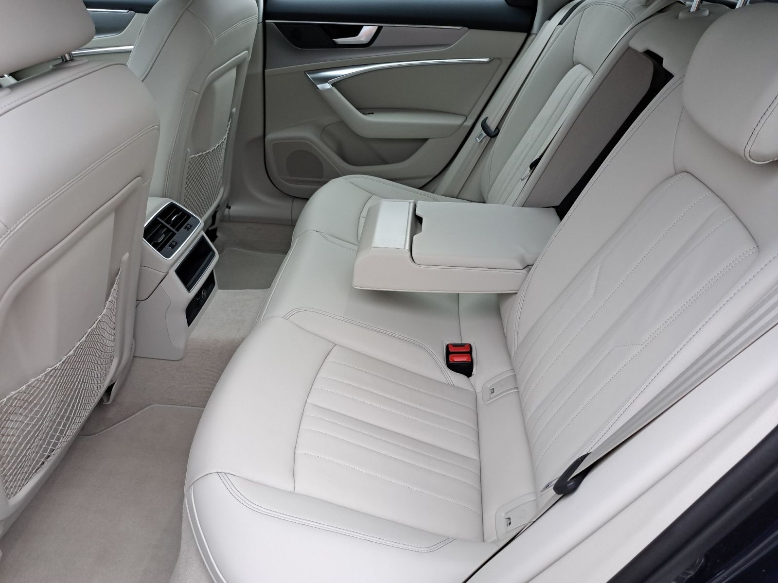 Audi A6 Avant 45 TFSI S tronic - Samsaru's Car Outlet