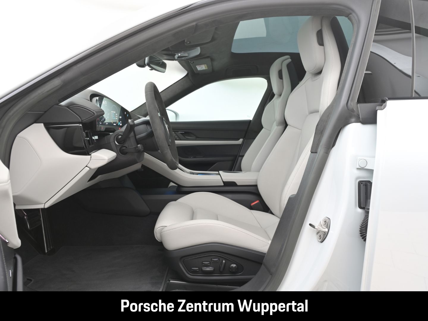 Porsche Taycan GTS Head-Up BOSE 21-Zoll Panoramadach