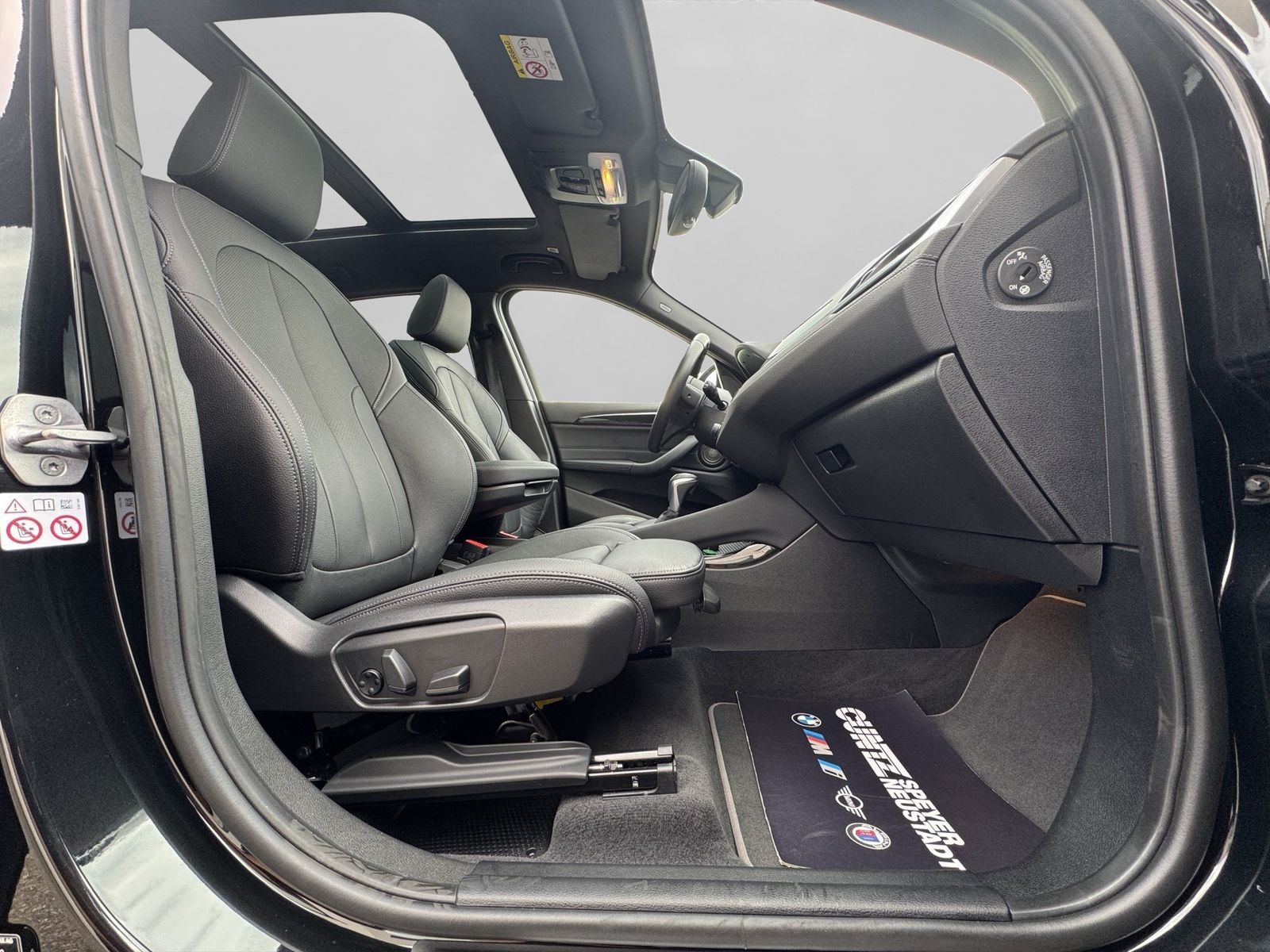 BMW X1 xDrive25e Sport Line - Samsaru's Car Outlet