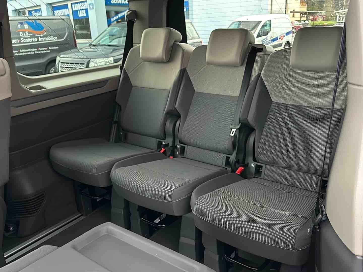 Volkswagen T7 Multivan 2.0 TDI Life - Samsaru's Car Outlet