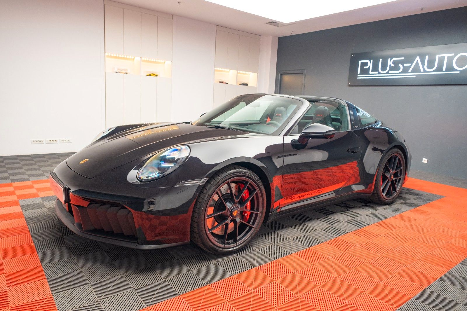 Porsche 911 Targa 4 GTS T-Hybrid