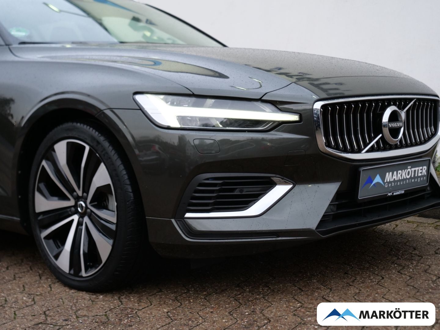 Volvo V60 T6 AWD Recharge Plus Bright  AHK/STHZ/PANO/