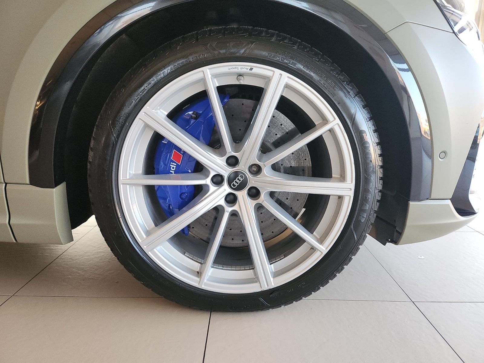Audi RSQ8 Audi-Exclusive/Keramik/810PS MTM/VOLL