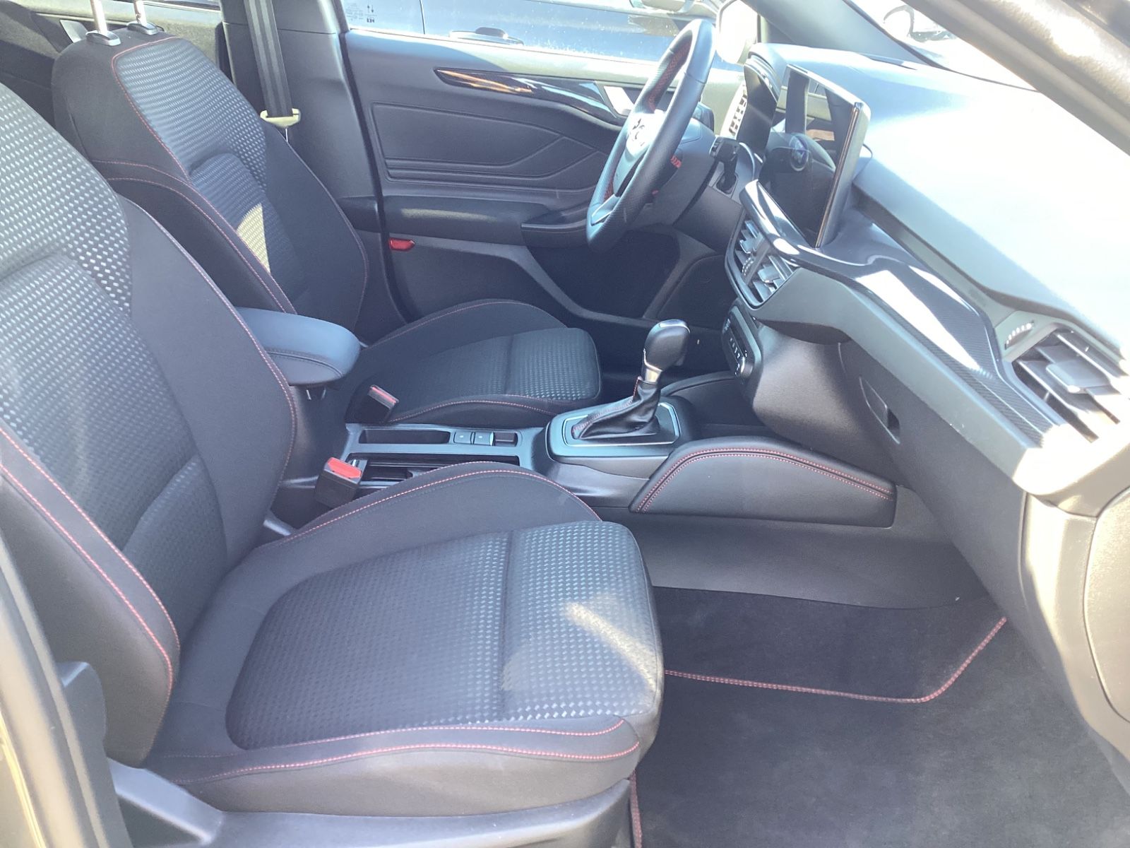Ford Focus Turnier ST-Line X, AHK, GJR, TWA, RFK, WP