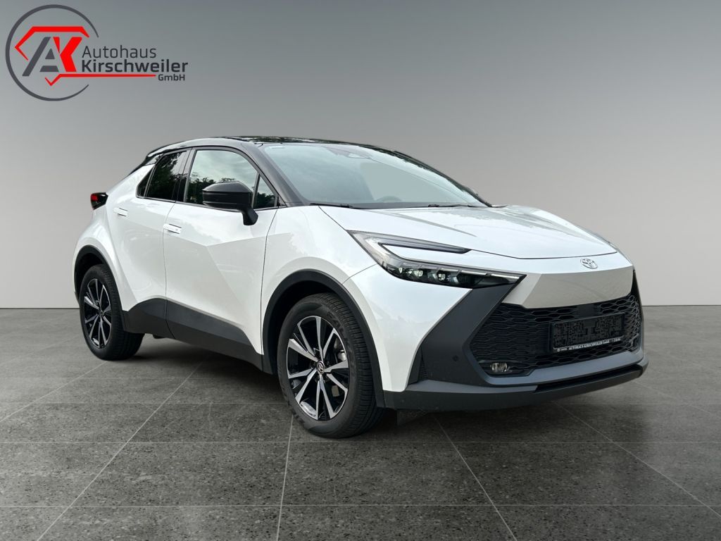 Toyota C-HR 1.8 Hybrid Black&White