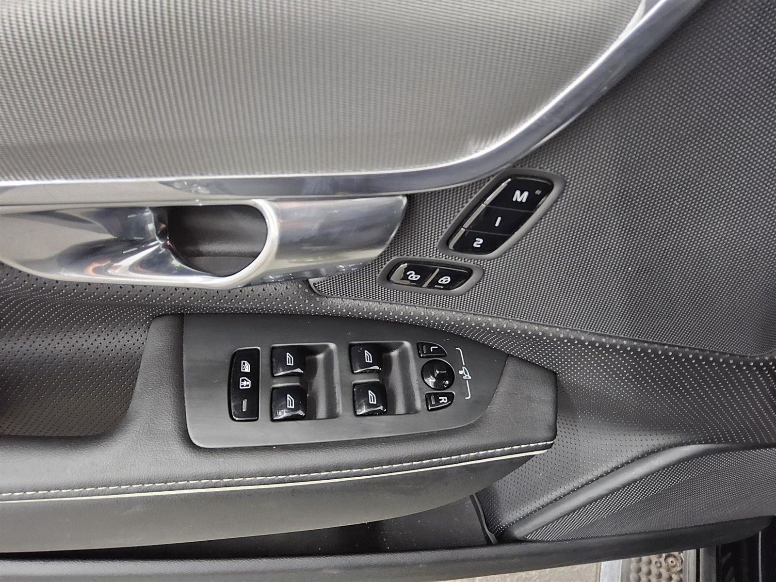 Volvo S90 D5 AWD R-Design T-Leder Navi LED Sound