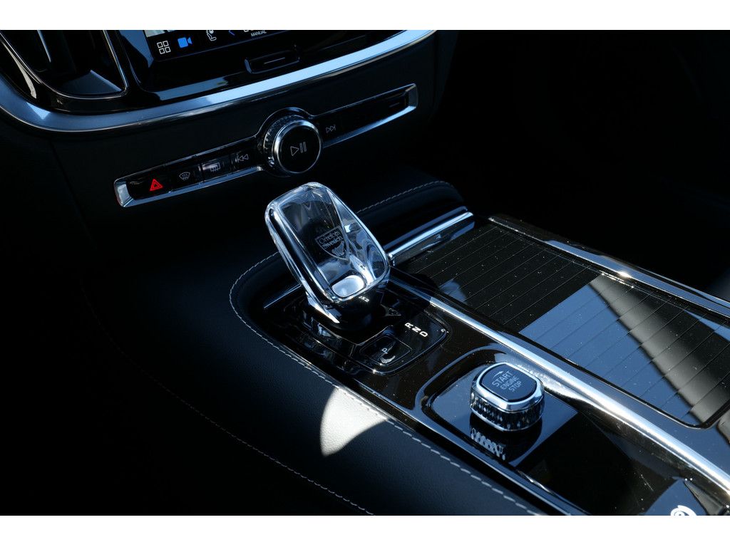 Volvo S60 Lim. T8 AWD Ultimate Dark Recharge Plug-In H