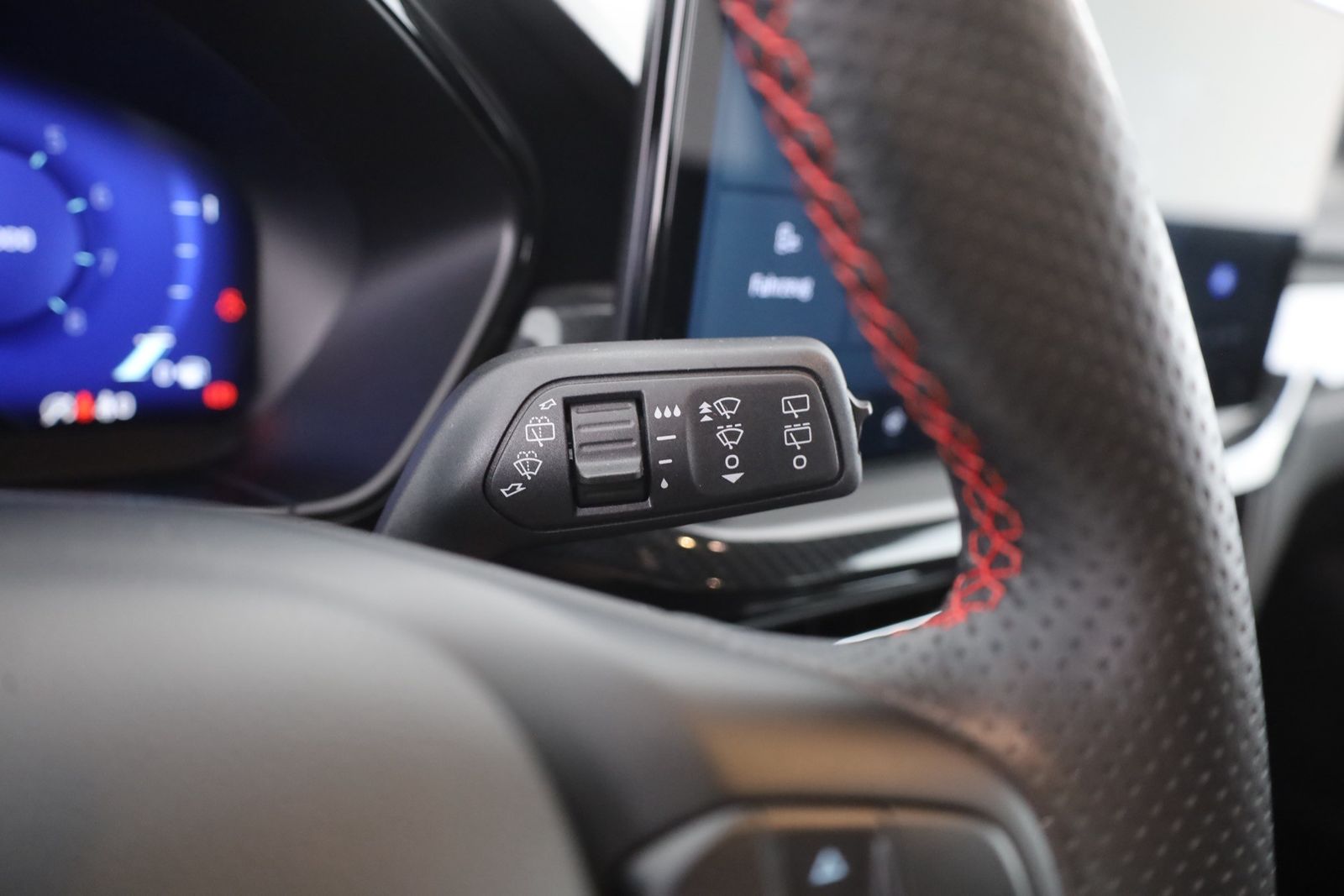 Ford Focus Turnier 1.0 EB ST-Line X LED Navi ACC AHK