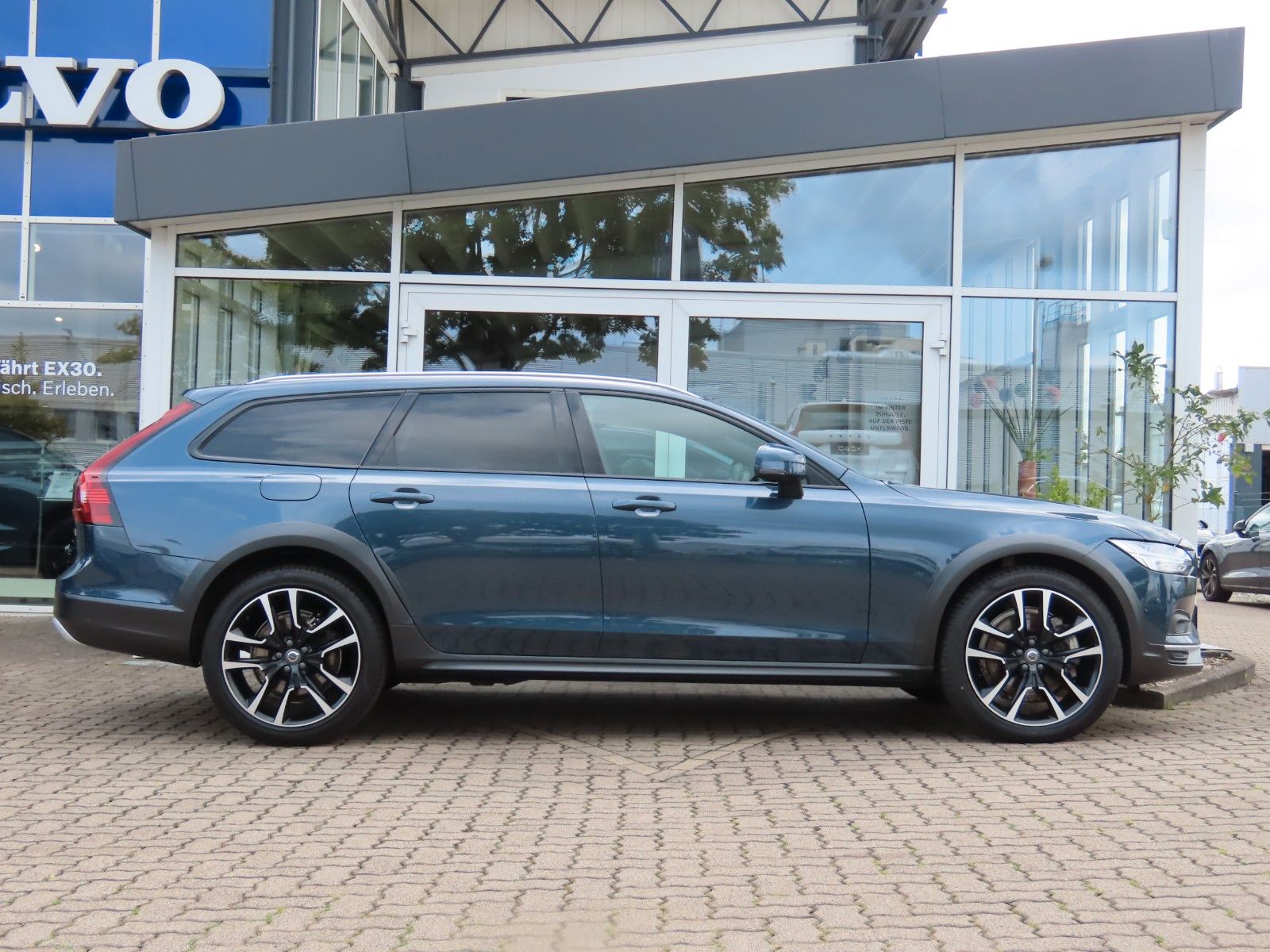 Volvo V90 B4 CC Plus (Standheizung; 360° Kamera;...)