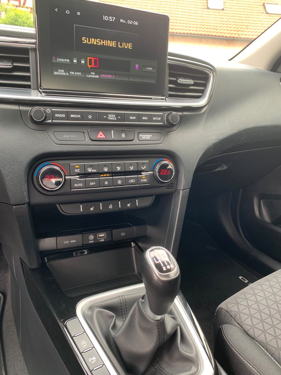 Kia Ceed - Samsaru's Car Outlet