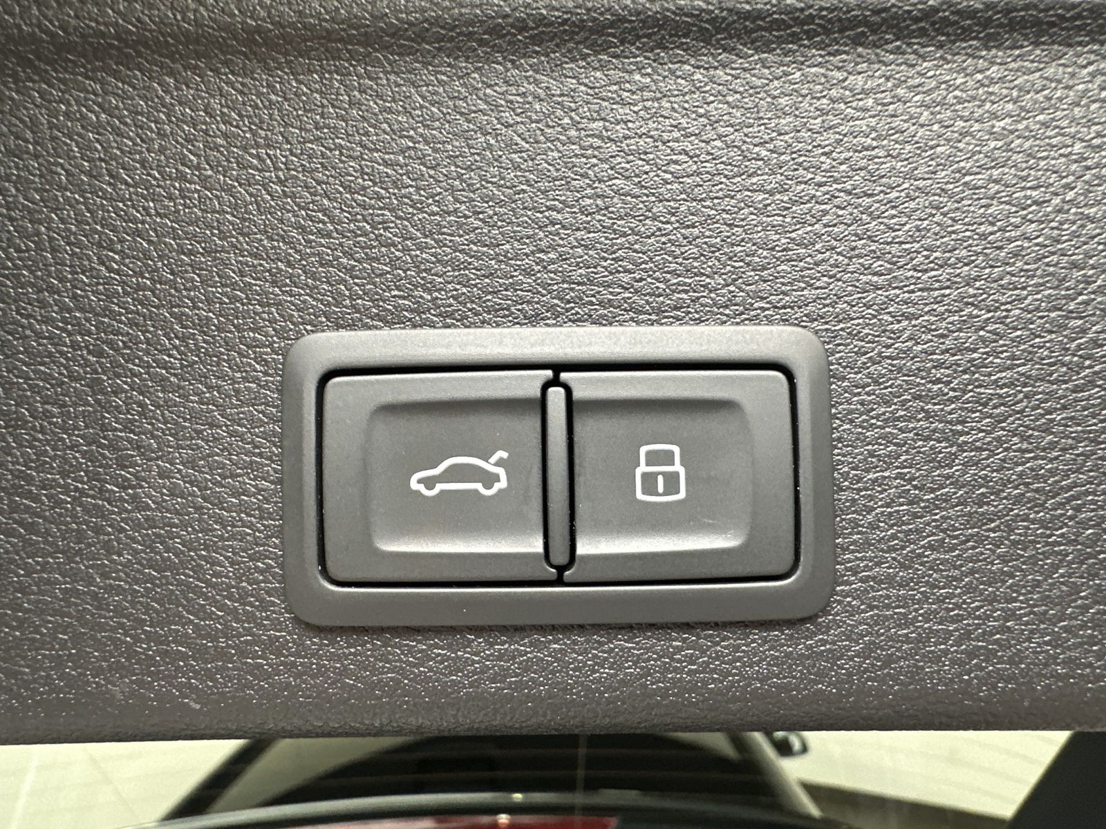 Audi A4 Avant 40 TFSI S-Line - Samsaru's Car Outlet