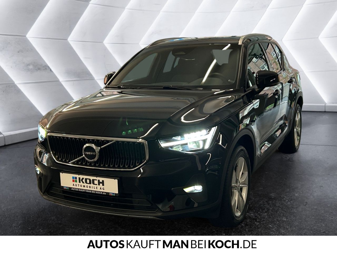 Volvo XC40 B3 DKG Core AHK LED SHZ/LHZ NAVI PDC/CAM!