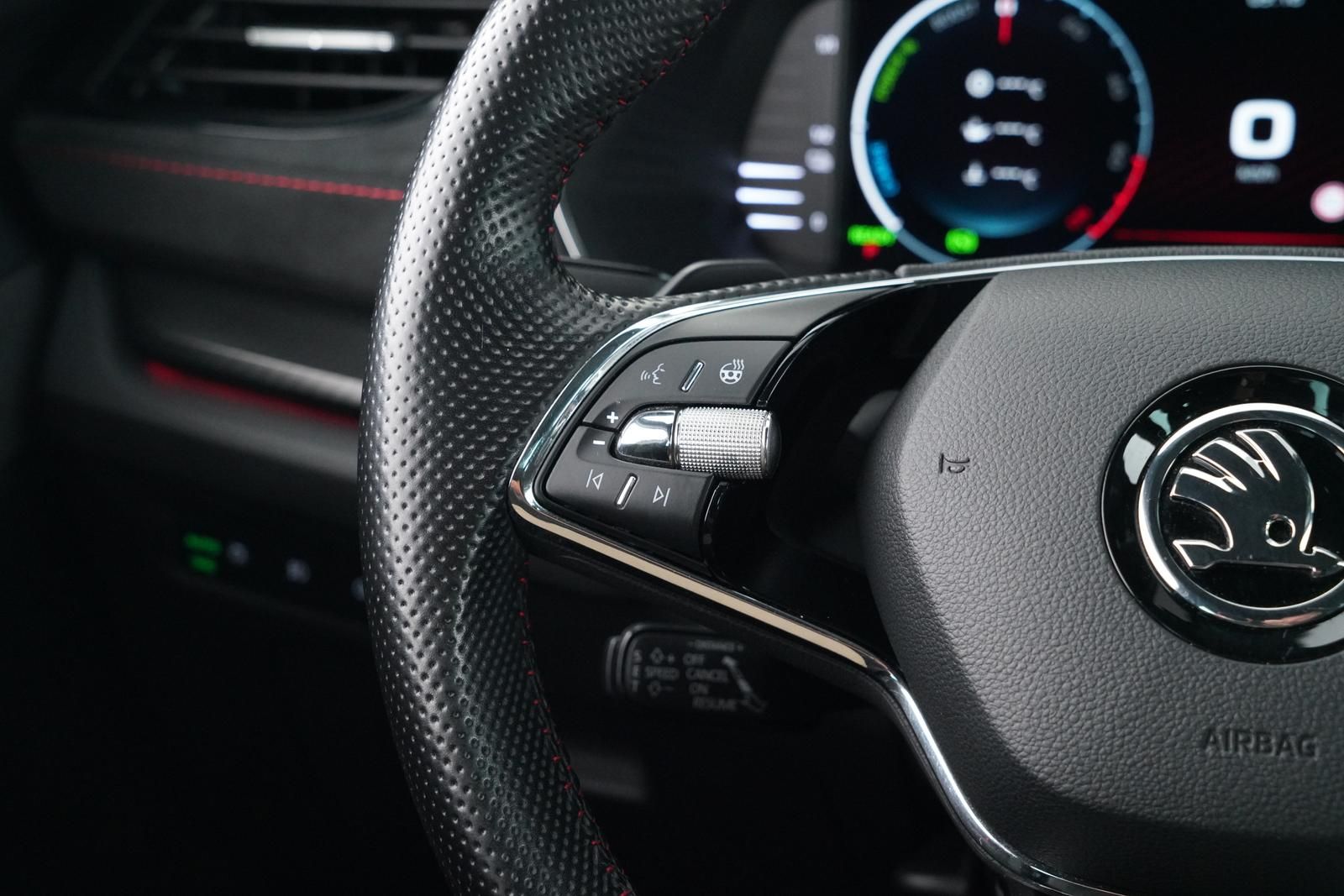 Skoda OCTAVIA RS FIRST EDITION iV DSG PANORAMADACH uvm