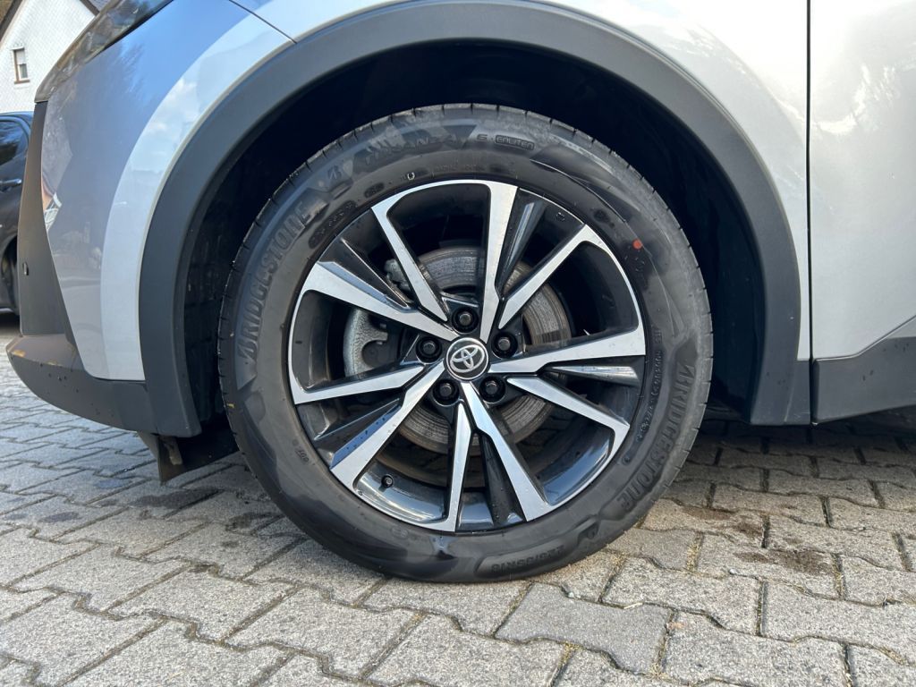 Toyota C-HR 2.0 Plug-in-Hybrid Team Deutschland
