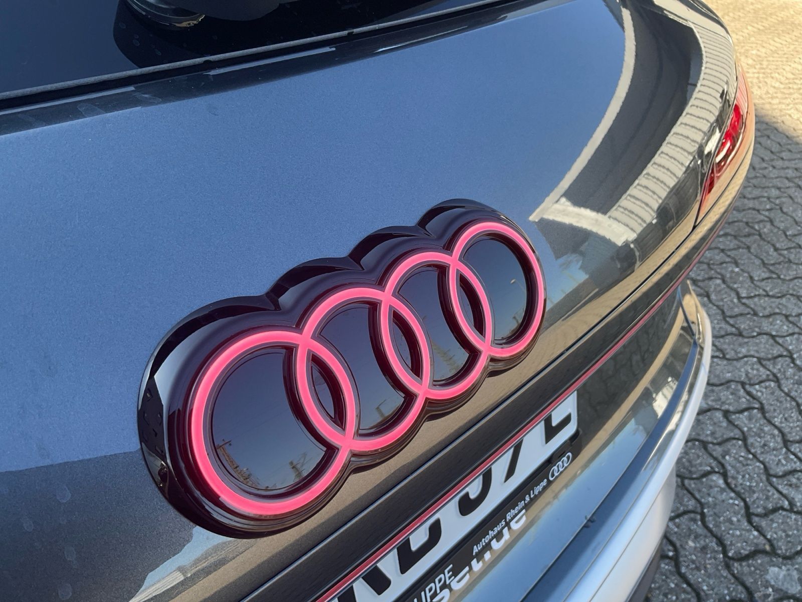 Audi Q3 SUV e-hybrid 2x S line MATRIX AHK HUD SONOS