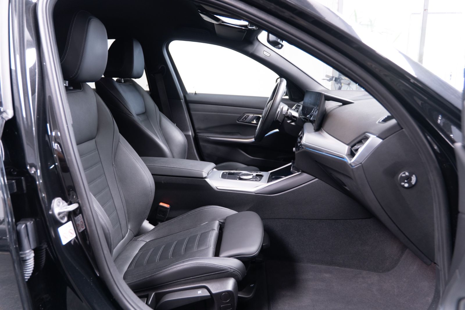 BMW 320d xDrive M-Sport - Samsaru's Car Outlet