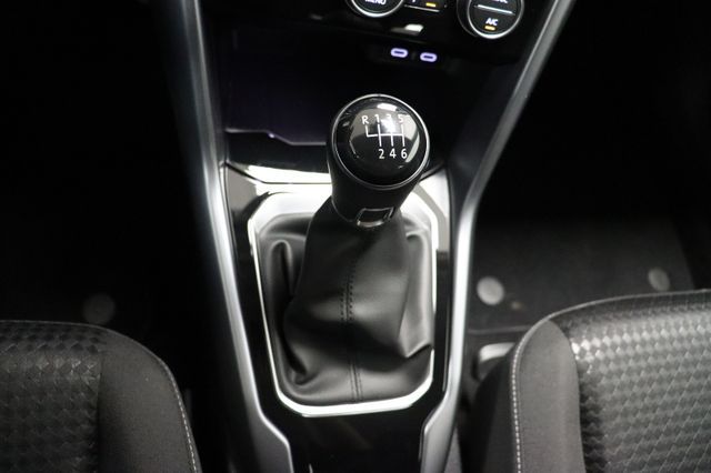 Volkswagen T-Roc 2.0 TDI ACTIVE - Samsaru's Car Outlet