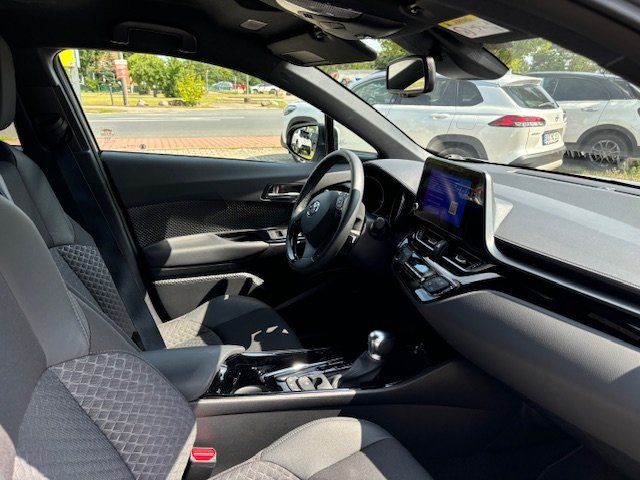 Toyota C-HR 2.0 Hybrid - Samsaru's Car Outlet