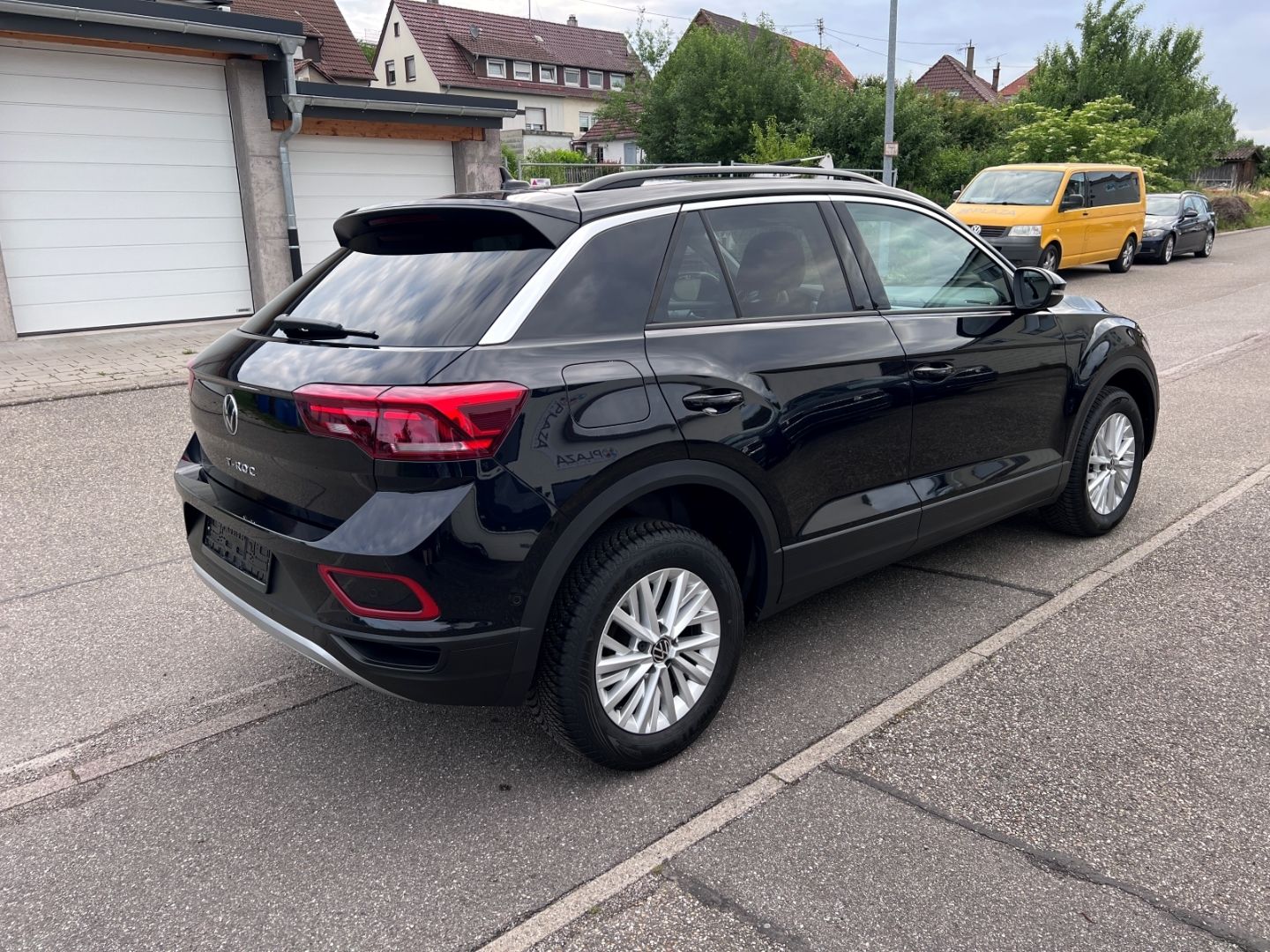 Volkswagen T-Roc 1.0TSI Life - Samsaru's Car Outlet