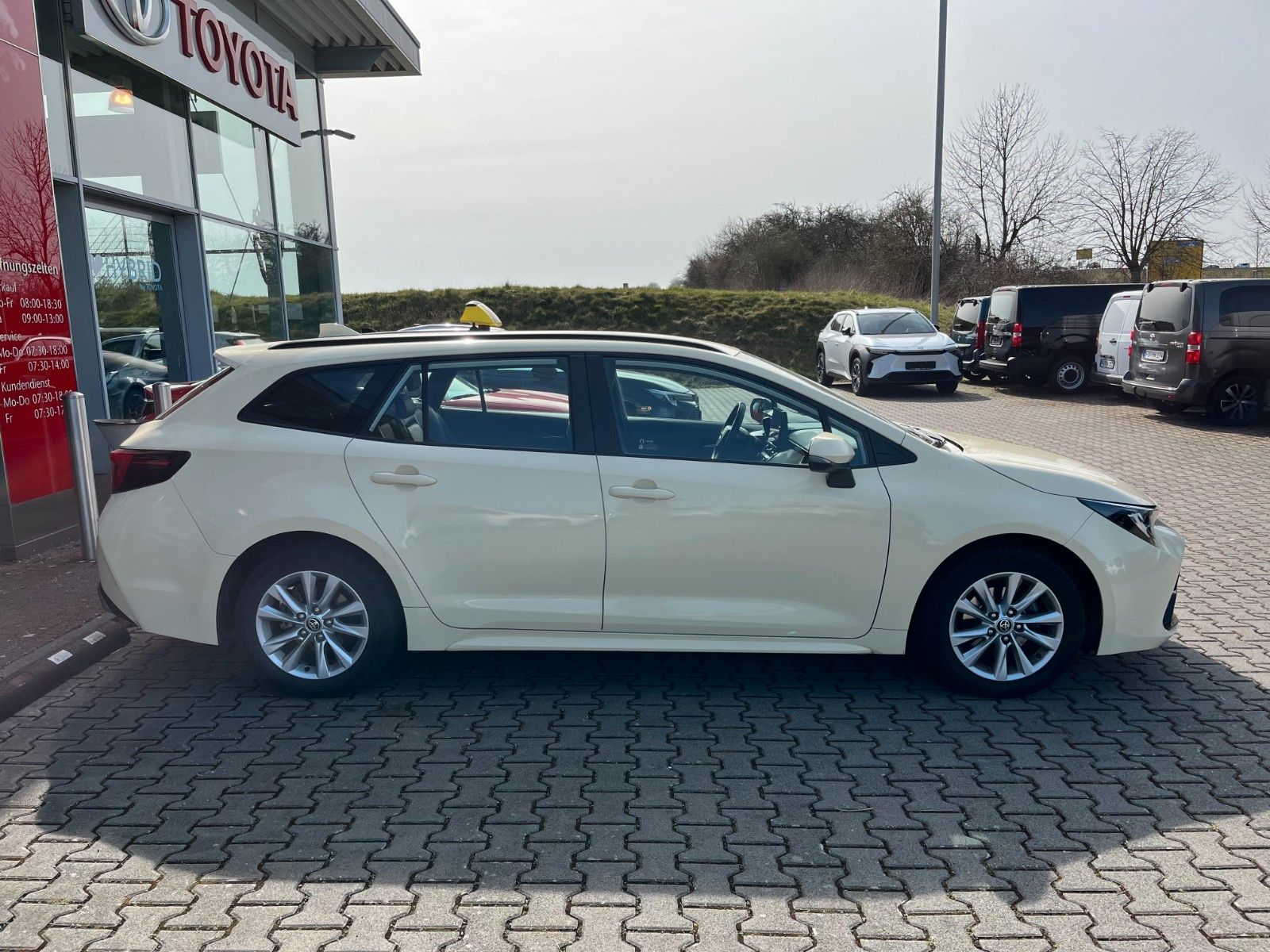 Toyota Corolla TS Hybrid Business Edition - Samsaru's Car Outlet