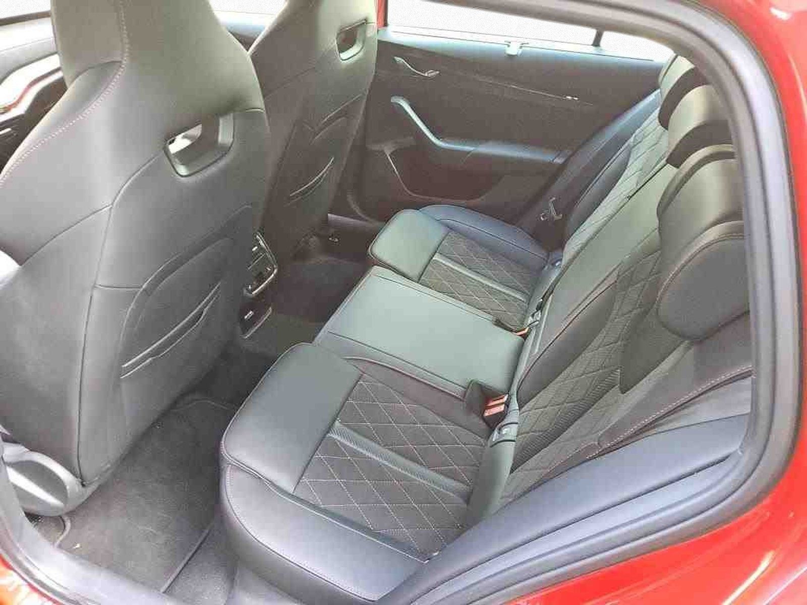 Skoda Octavia Combi RS 1.4TSI iV DSG AHK Pano HUD Navi