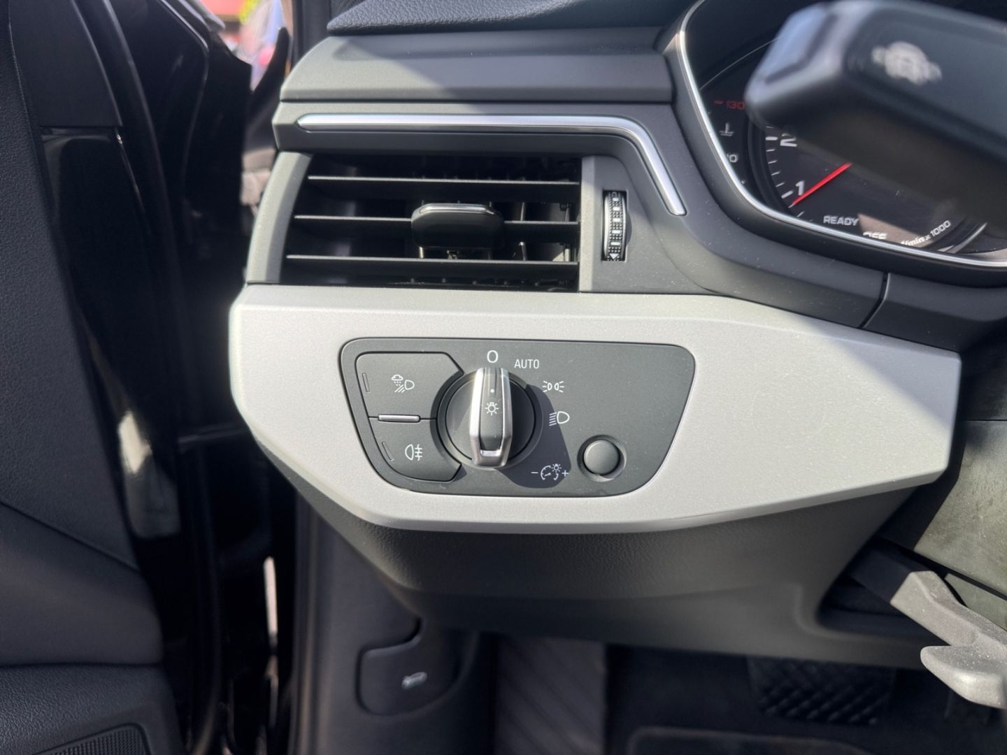 Audi A4 Avant 35 TFSI S tronic advanced - Samsaru's Car Outlet