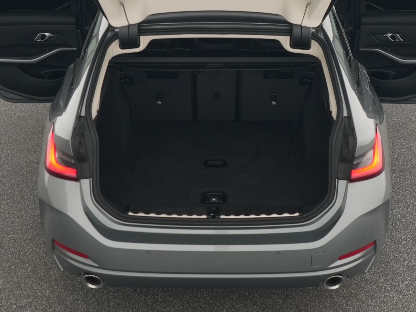 BMW 320 d xDrive Touring - Samsaru's Car Outlet