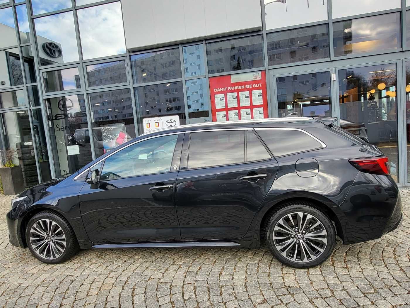 Toyota Corolla 1.8 Hybrid - Samsaru's Car Outlet