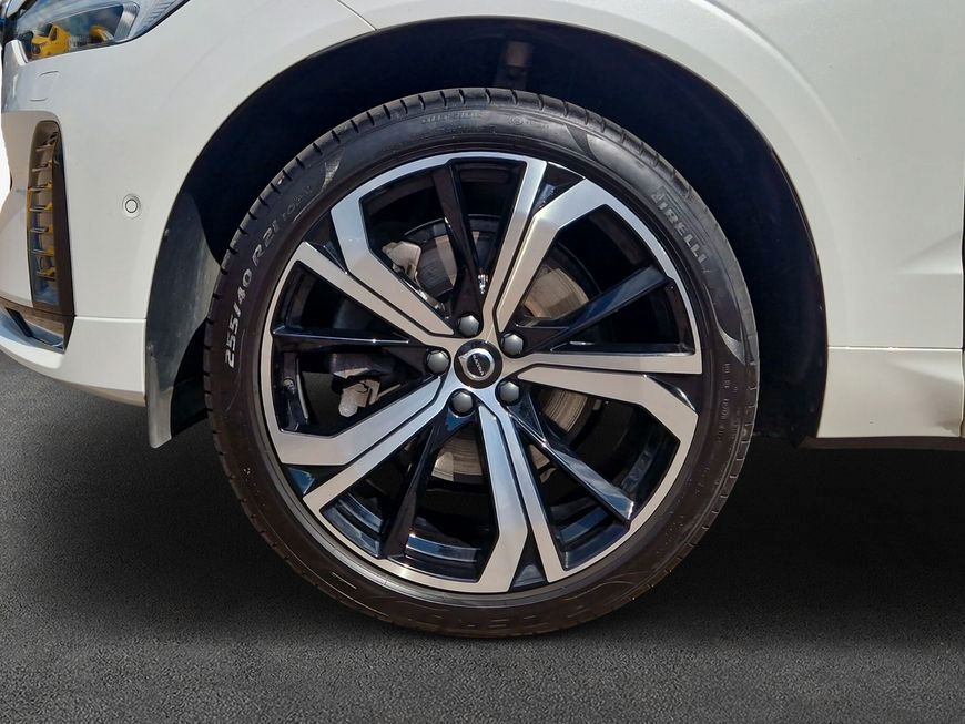 Volvo XC60 B4 D AWD Plus Dark,Pano, LM 21'',360° Surro